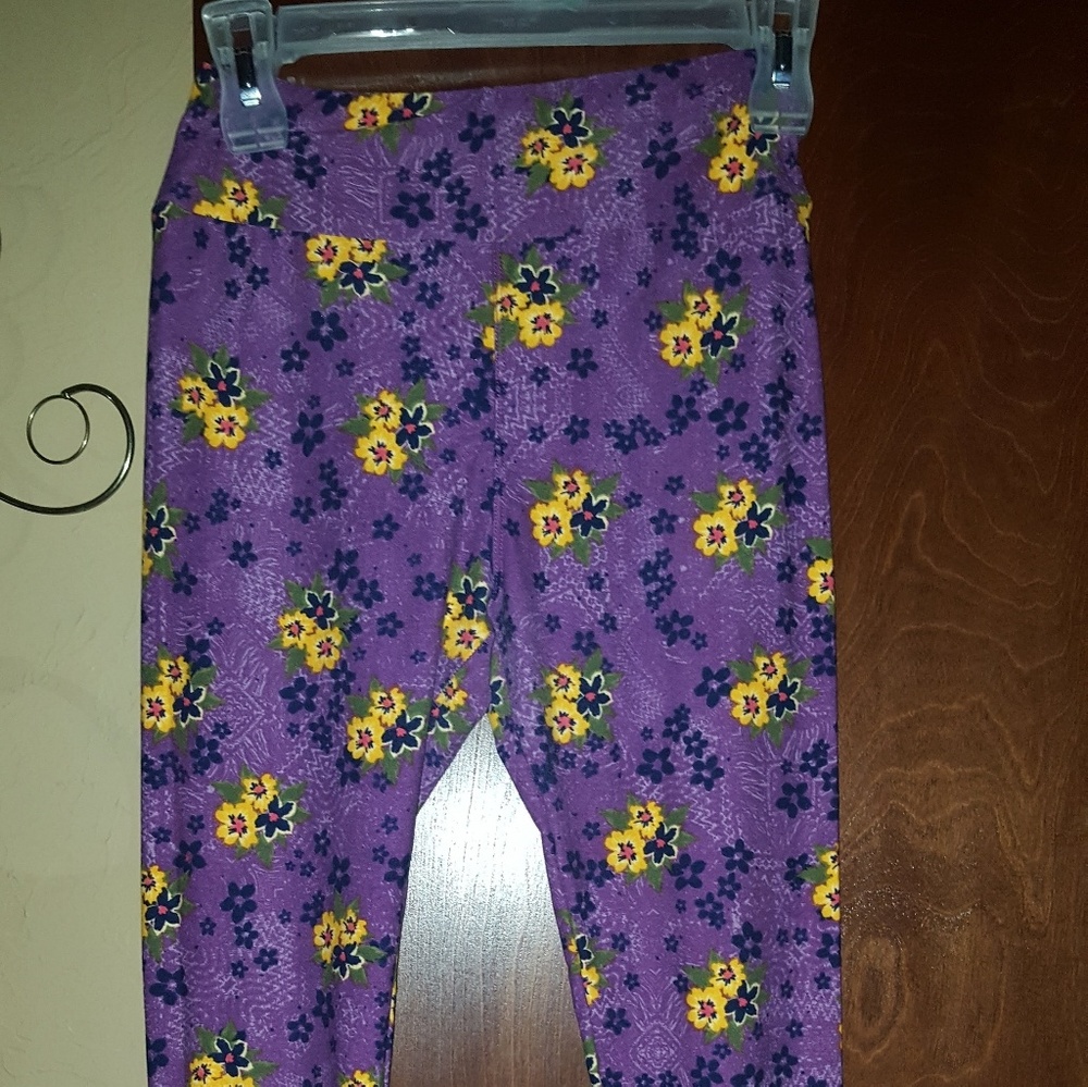 Purple floral lularoe leggings